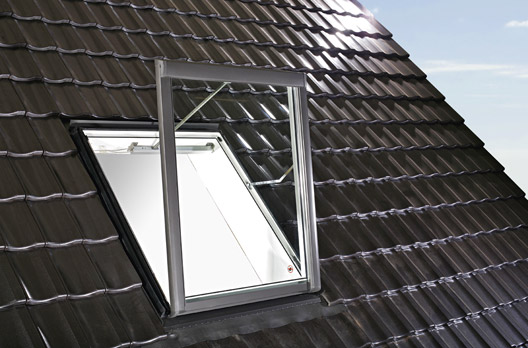 Roto Designo R5 Wohndachfenster für Rauch- und Wärmeabzugsanlagen