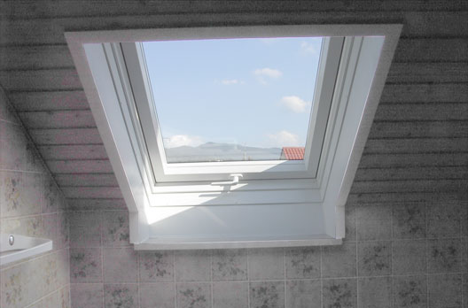 Badezimmer mit neuem Roto MR Fenster