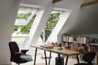 VELUX CABRIO™: Mehr Licht, mehr Luft, mehr Lebensqualität - Öffnung des Dachfensters zu einem Minibalkon